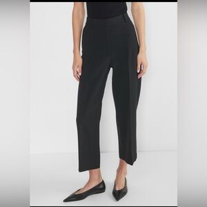 NWT - Aritzia Babaton Agency CROPPED Pant - Colour Black - Size 0